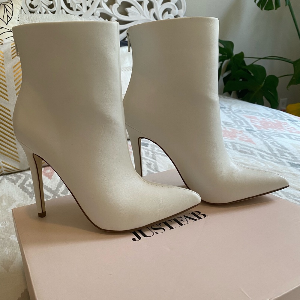 Annabella Pointed Toe Bootie